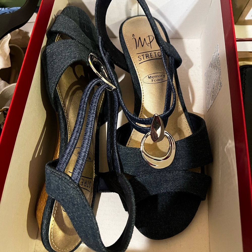 Dana Buchman Navy Stretch Sandals